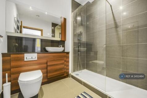 Ensuite Bathroom Side
