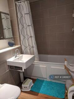 Upstairs: Bath&#43;Wc
