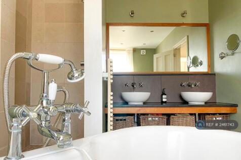 Bath &amp; Shower Room