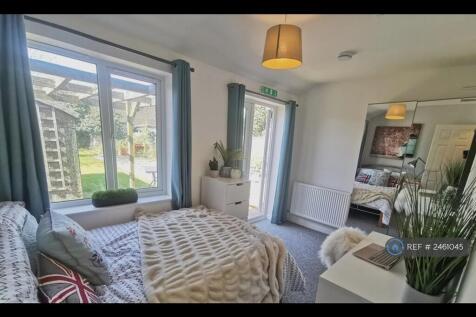 Room 2: Double Ensuite, Direct Garden Access