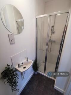Room 2: Double Ensuite, Direct Garden Access