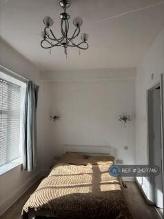 Room 3 - Upstairs Ensuite With Kitchenette