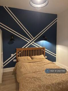 Room 4 - Upstairs Ensuite