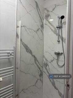 Room 1 - Ensuite Downstairs