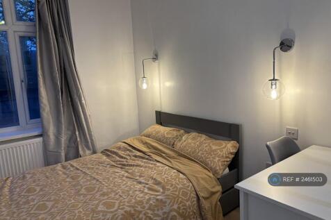Room 2 - Ensuite With Kitchenette Downstairs