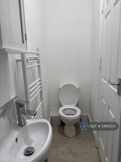 Room 2 - Ensuite With Kitchenette Downstairs