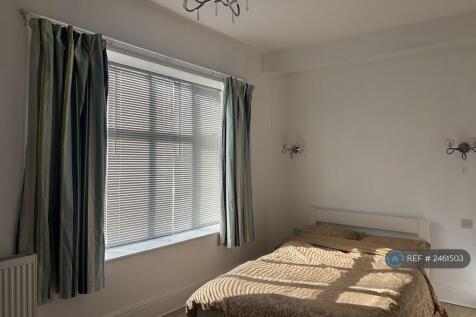 Room 3 - Ensuite With Kitchenette Upstairs