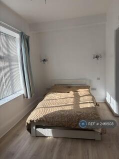 Room 3 - Ensuite With Kitchenette Upstairs