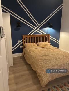 Room 4 - Ensuite Upstairs