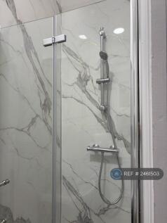 Room 4 - Ensuite Upstairs
