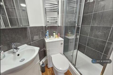 Ensuite Shower Toilet