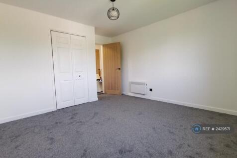 Master With Built In Wardrobe