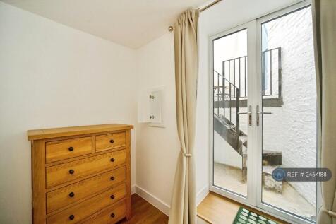 Master Bedroom Leading To Garden