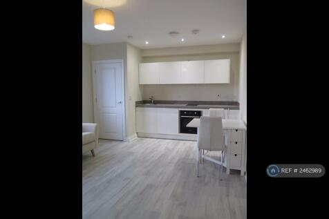 Fully Fitted Kitchen 