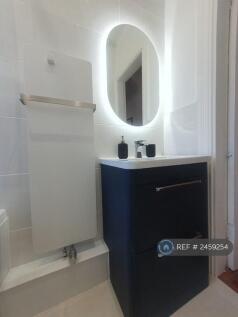 Main Bathroom Vanity