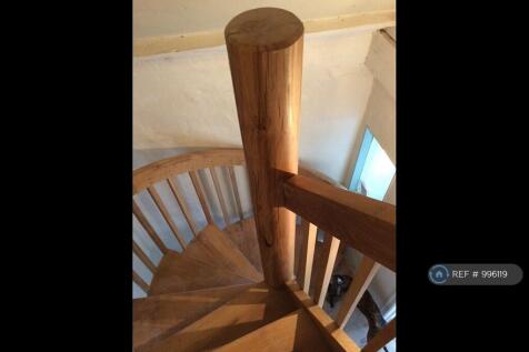 Oak Staircase To 2nd Floor Bedroom