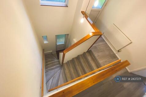 Stunning Entrance Hall &amp; Landing
