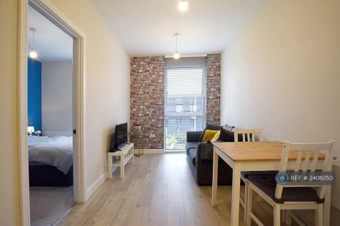 Open Plan Kitchen / Living Area