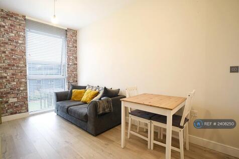 Open Plan Kitchen / Living Area