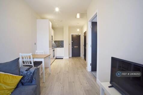 Open Plan Kitchen / Living Area