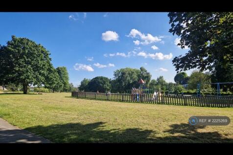 Local Park 5mins Away
