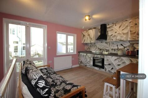 Communal Lounge/Kitchen