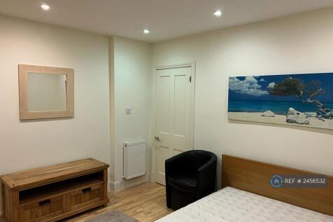 Bedroom 2 - Double Bed