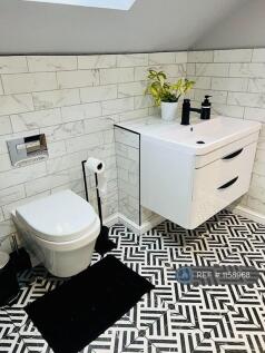 En-Suite Bathroom