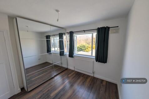 Double Bedroom 2 (First Floor)