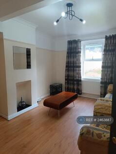 Lounge/Dining Area
