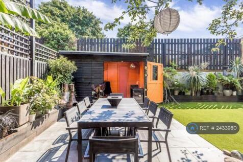 Home Office In Garden