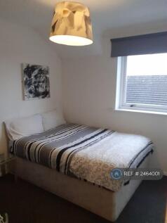 Bedroom 2 (£525.00 Pcm)