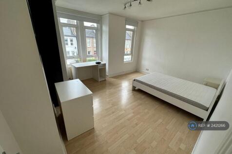 Bedroom 2 (1st Floor)