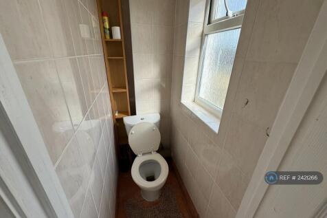 Loft Room En Suite Toilet