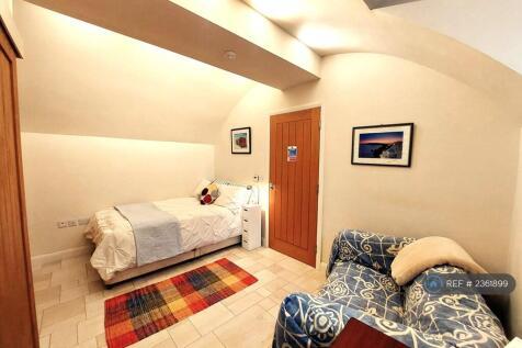 Room 2 - £690/Mo