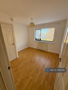Seconde Double Bedroom