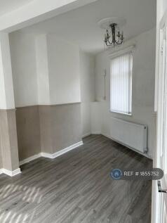 Living/Dining Room Pic2