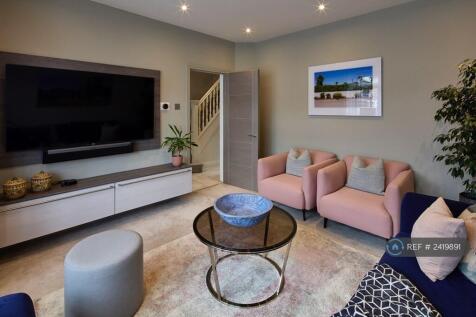 Front Reception/Lounge
