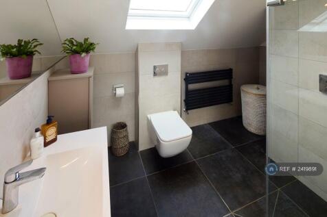 Second Floor Master Ensuite