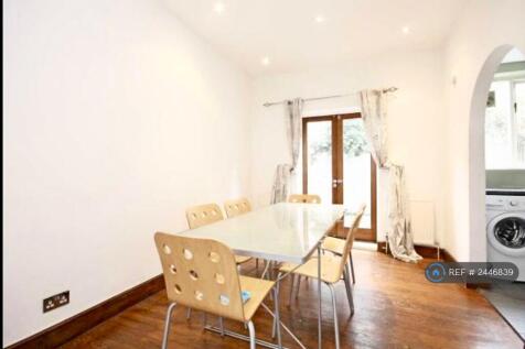 Dining Room, Doors To Garden And Open To Kitchen 