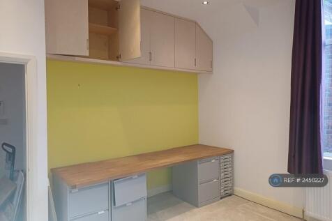 Large Inbuilt Desk And Cupboards