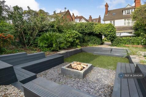 Garden - Fire Pit / Seating 