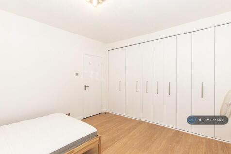 Bedroom 1/Inbuilt Cupboards