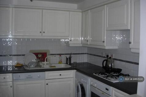 Fully Fitted Kitchen