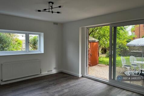 Lounge With Access To Private Garden