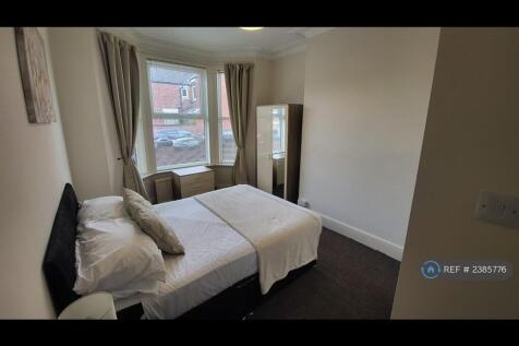 Room 1 - Available
