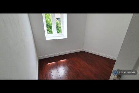 Small Bedroom Single 