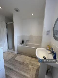 Bathroom (2nd Floor)