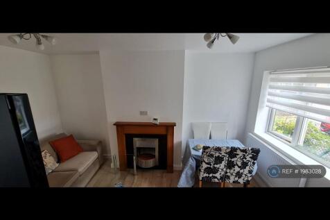 Living Room/Kitchen