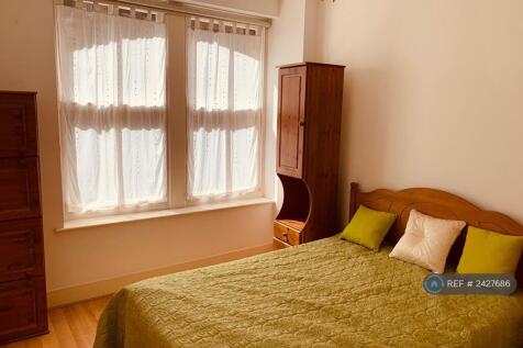 Double Bedroom With En-Suite And King Bed